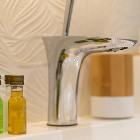 Дом отдыха Le Marchand De Sable - Maisonnette Climatisee Classee 4 Etoiles - 2 Personnes - De La Grande Conche A 200m - Руайян